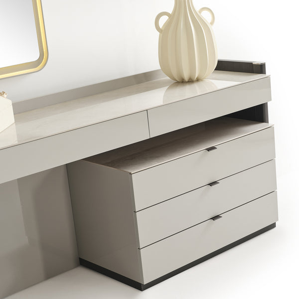 Moon Dresser