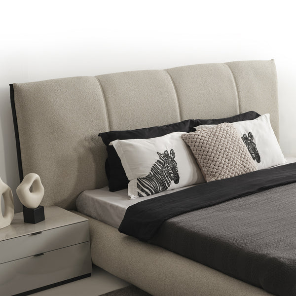 Moon Queen Bedstead (180*200 cm)